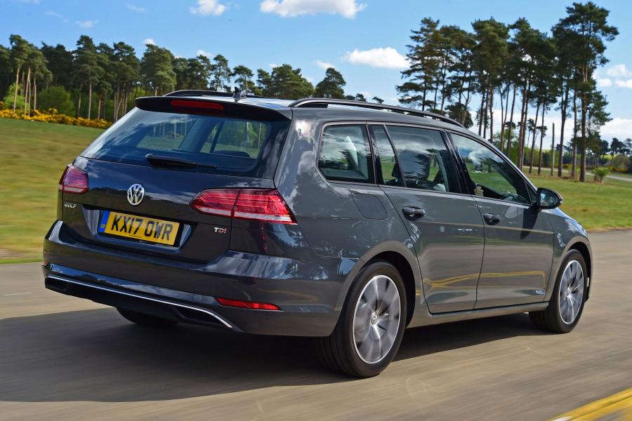  Volkswagen Golf TDI Estate 2017 года  (UK) (фото 11 из 13)